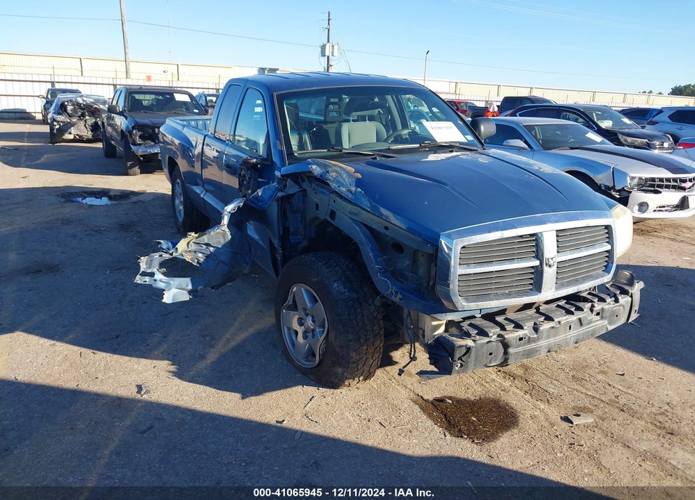 2005 DODGE DAKOTA SLT VIN: 1D7HW42N05S139211