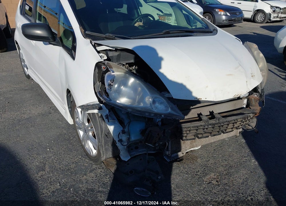 2011 HONDA FIT SPORT VIN: JHMGE8H51BC017209
