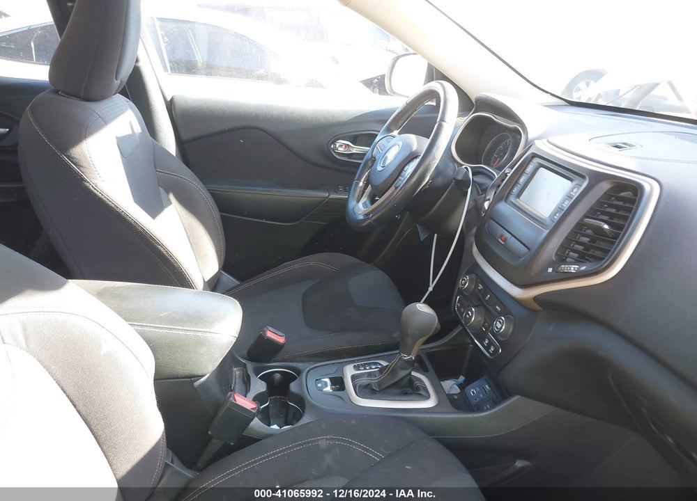 2016 JEEP CHEROKEE LATITUDE VIN: 1C4PJLCB3GW161198