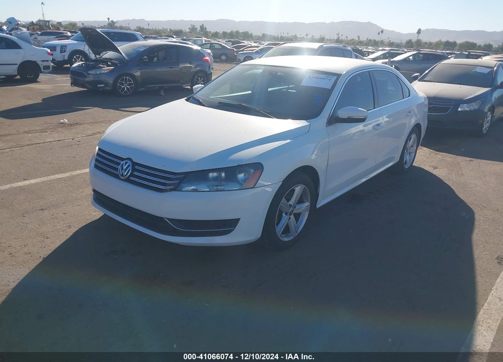 2014 VOLKSWAGEN PASSAT 1.8T SE VIN: 1VWBS7A32EC038207