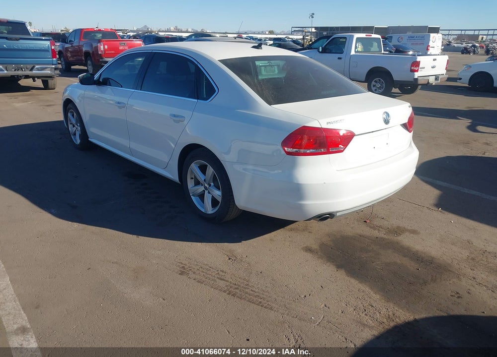 2014 VOLKSWAGEN PASSAT 1.8T SE VIN: 1VWBS7A32EC038207
