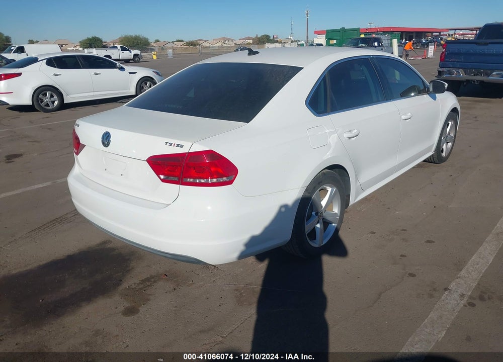 2014 VOLKSWAGEN PASSAT 1.8T SE VIN: 1VWBS7A32EC038207