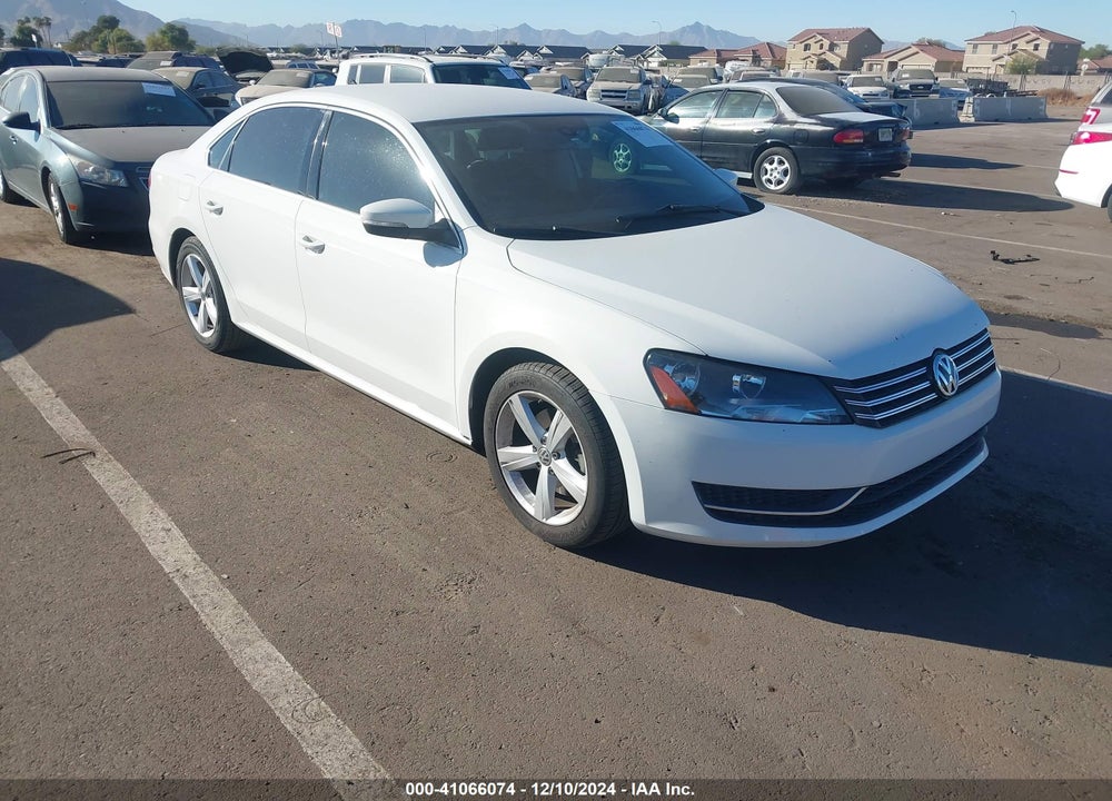 2014 VOLKSWAGEN PASSAT 1.8T SE VIN: 1VWBS7A32EC038207