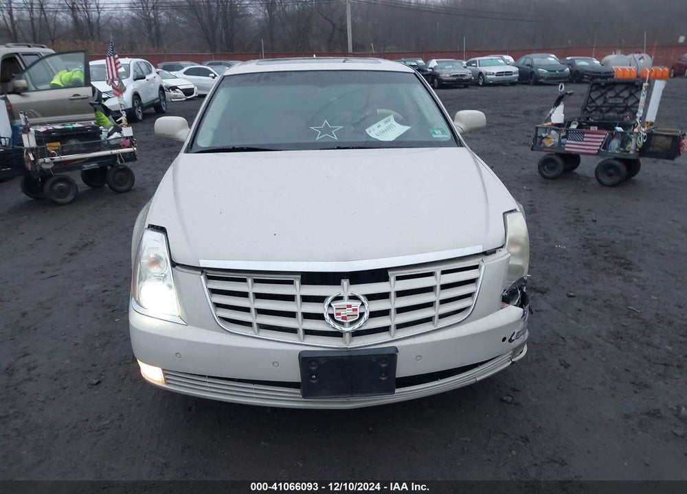2011 CADILLAC DTS VIN: 1G6KH5E69BU116100
