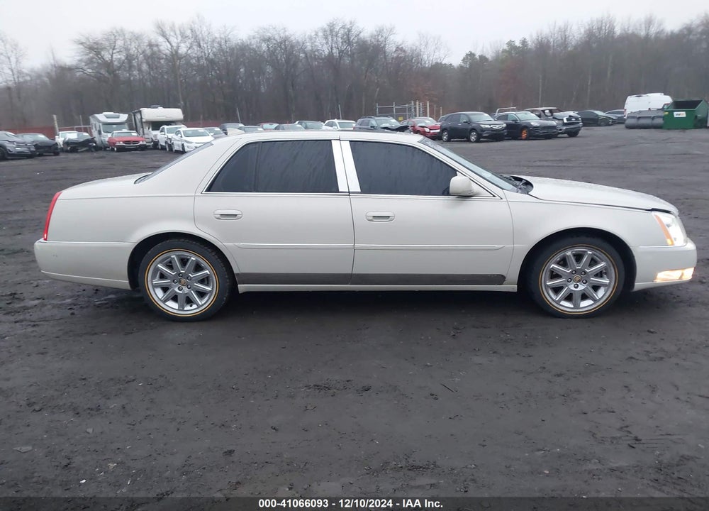 2011 CADILLAC DTS VIN: 1G6KH5E69BU116100