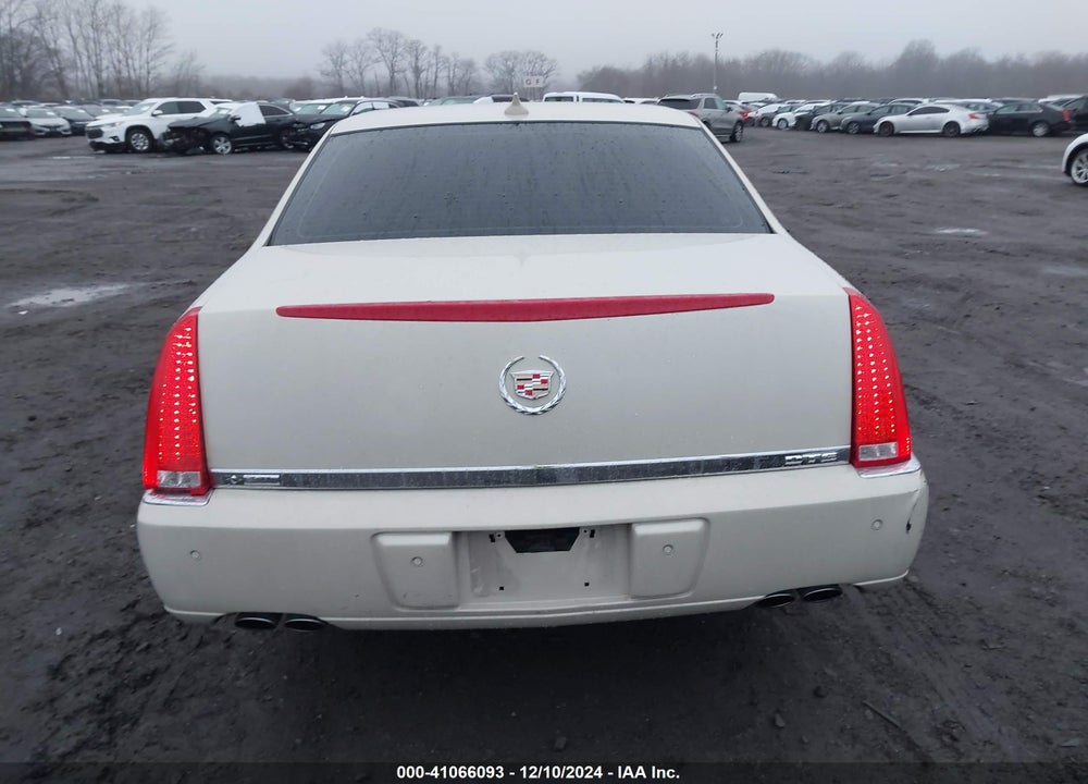 2011 CADILLAC DTS VIN: 1G6KH5E69BU116100