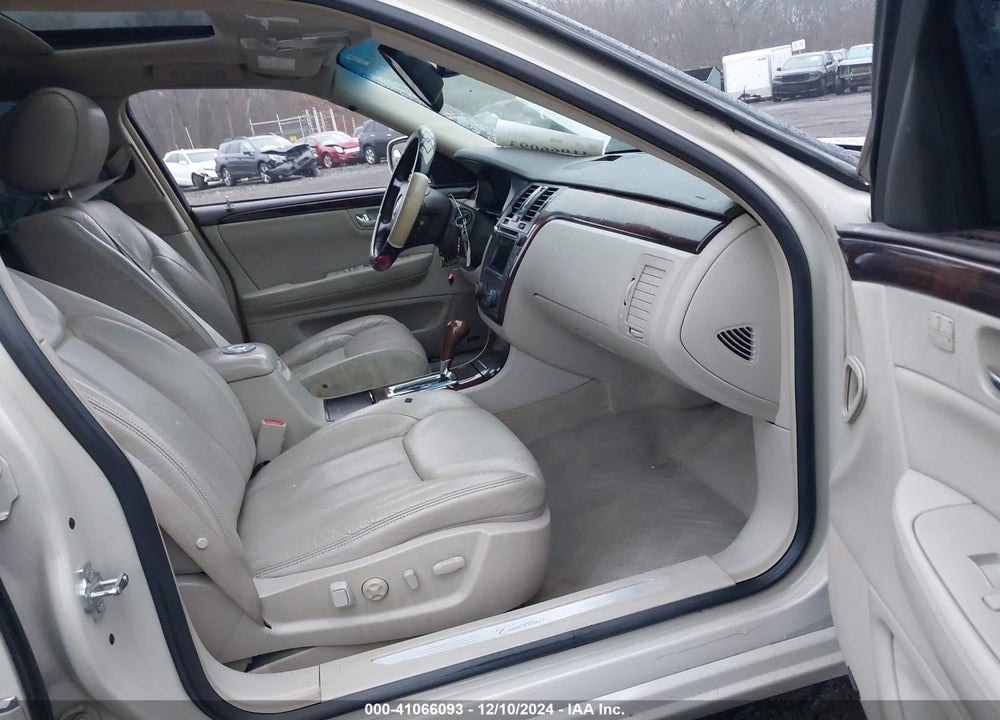 2011 CADILLAC DTS VIN: 1G6KH5E69BU116100