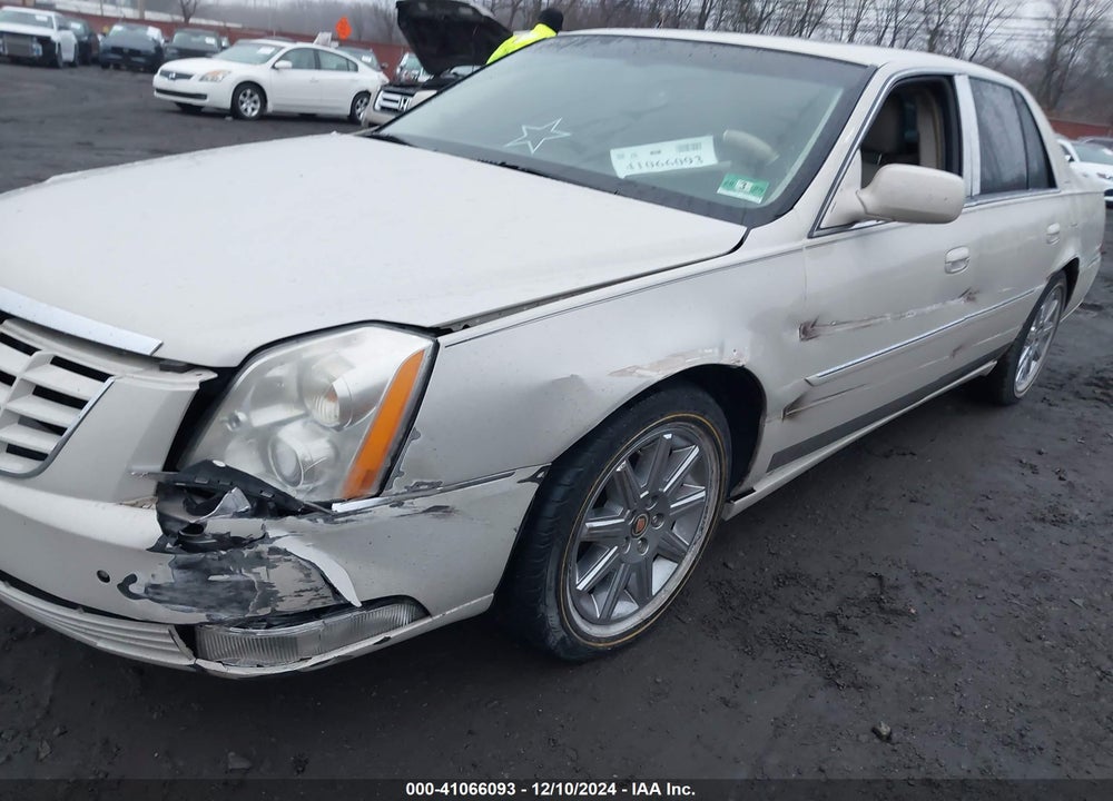 2011 CADILLAC DTS VIN: 1G6KH5E69BU116100