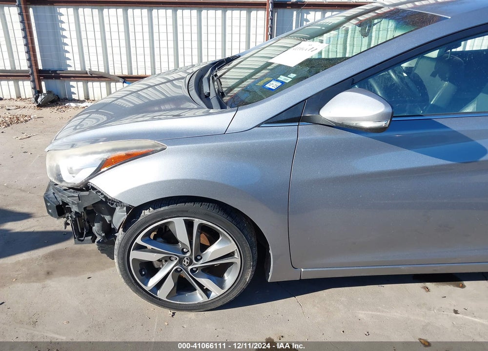 2015 HYUNDAI ELANTRA VIN: KMHDH4AE2FU328044