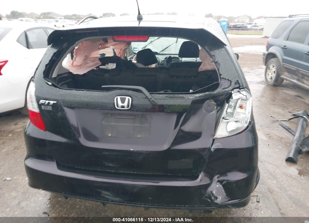 2013 HONDA FIT SPORT VIN: JHMGE8H54DC045895