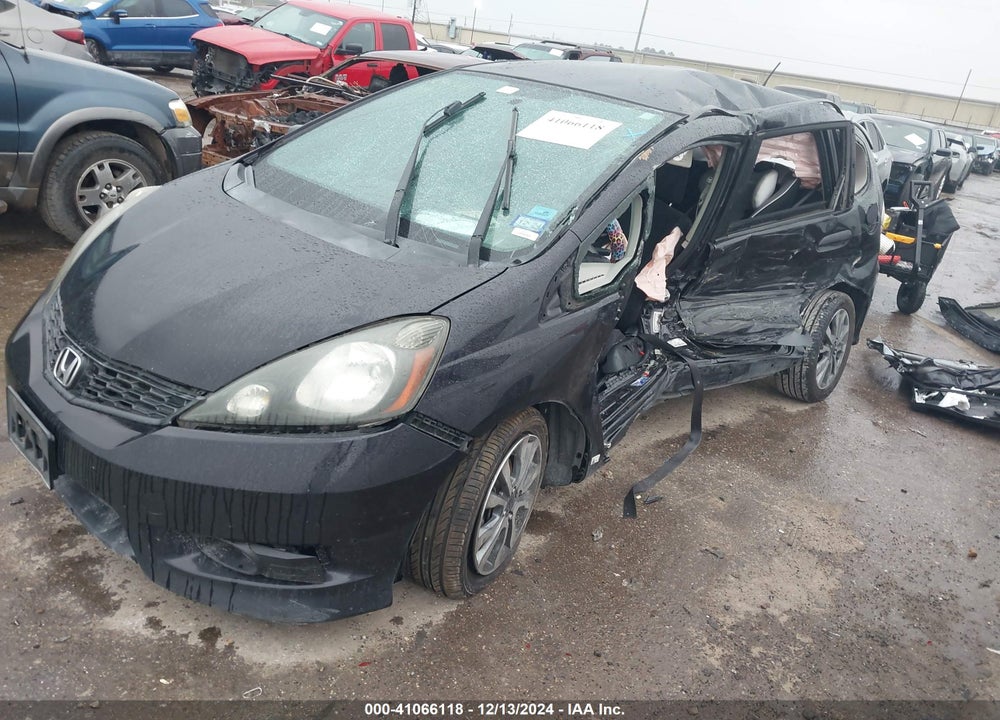 2013 HONDA FIT SPORT VIN: JHMGE8H54DC045895