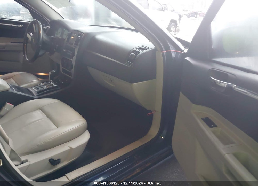 2006 CHRYSLER 300 TOURING VIN: 2C3KA53G86H497173