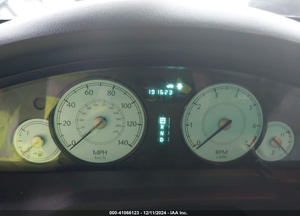 2006 CHRYSLER 300 TOURING VIN: 2C3KA53G86H497173