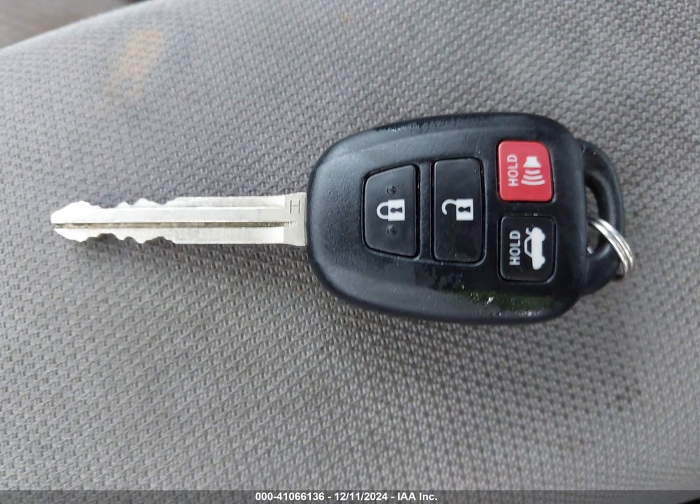 2015 TOYOTA COROLLA LE VIN: 2T1BURHE5FC321743