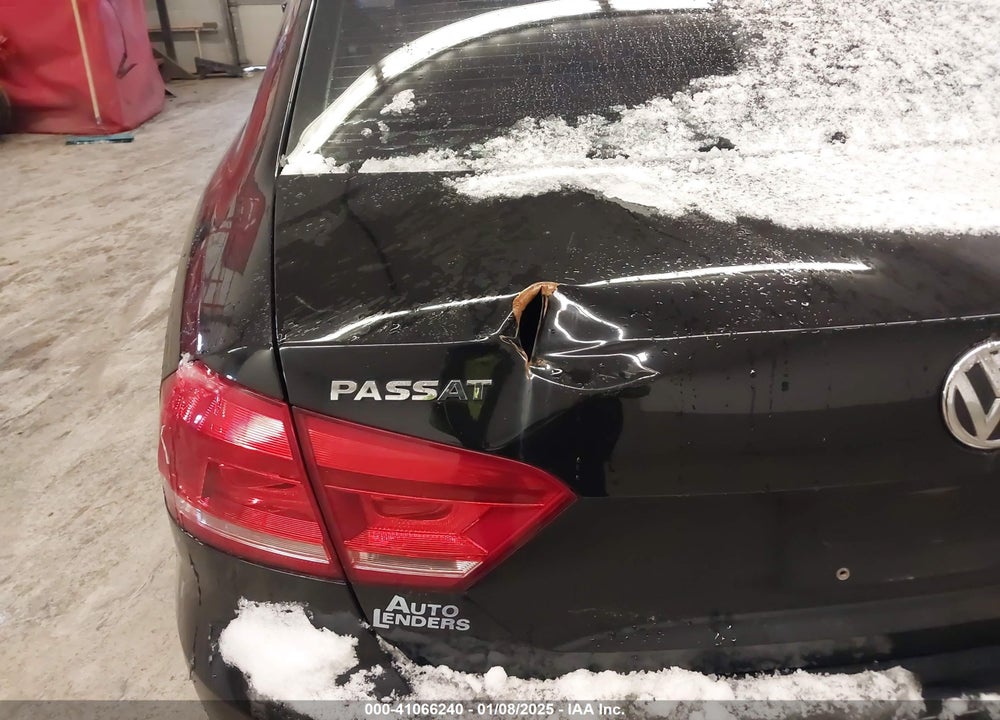 2013 VOLKSWAGEN PASSAT VIN: 1VWBP7A37DC113595