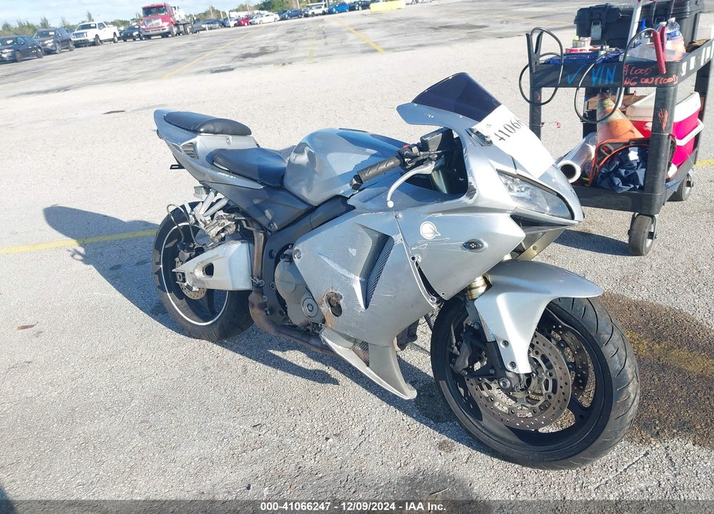 2006 HONDA CBR600 RR VIN: JH2PC37026M304405