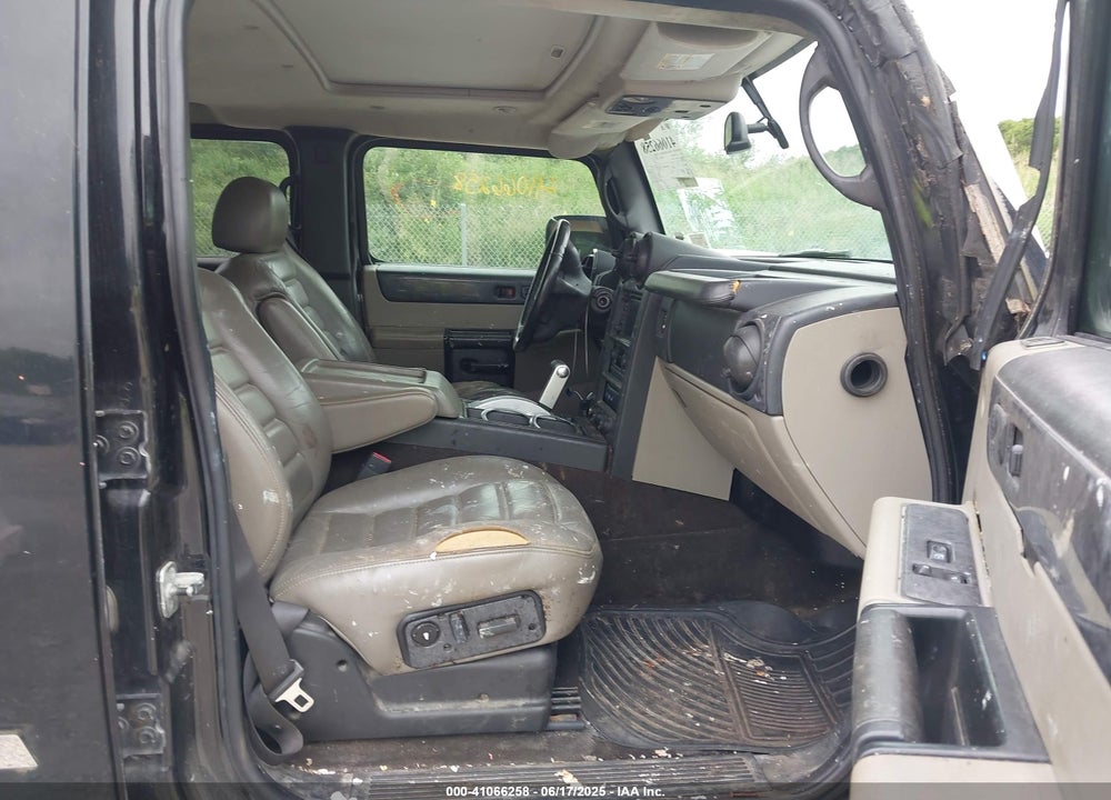 2006 HUMMER H2 SUV VIN: 5GRGN23U86H118560