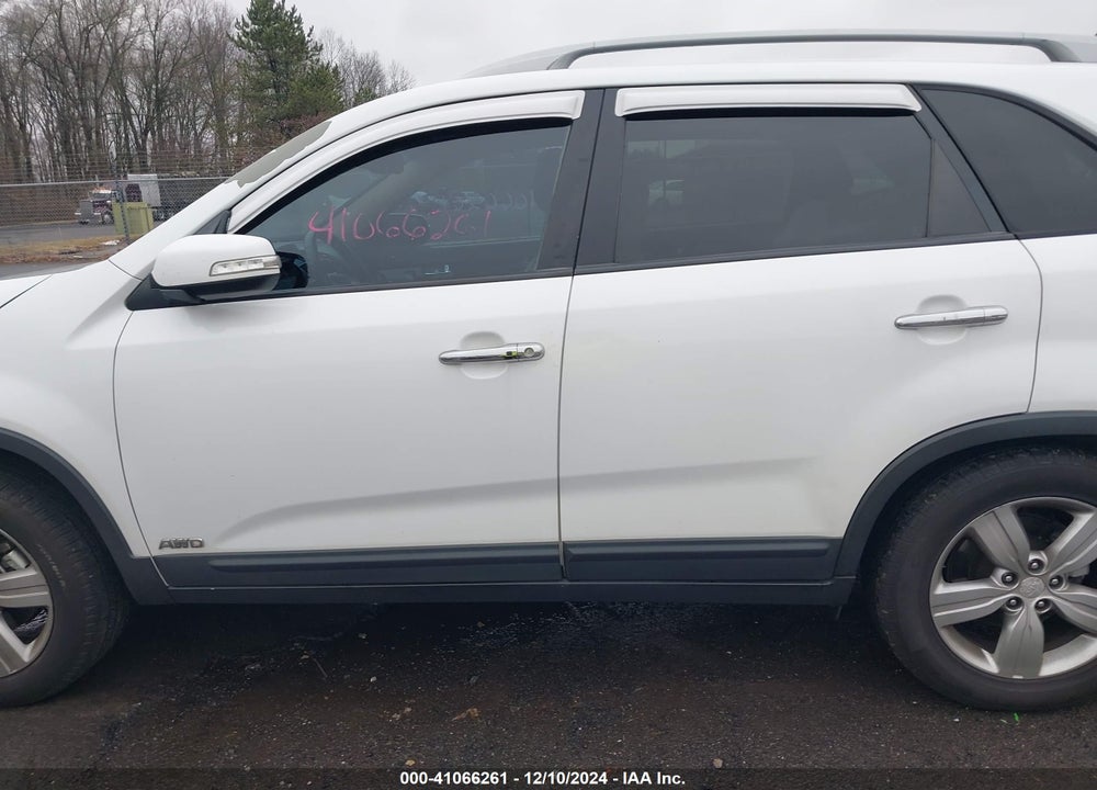 2013 KIA SORENTO EX V6 VIN: 5XYKUDA24DG384465