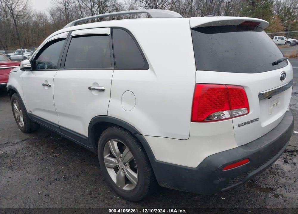 2013 KIA SORENTO EX V6 VIN: 5XYKUDA24DG384465
