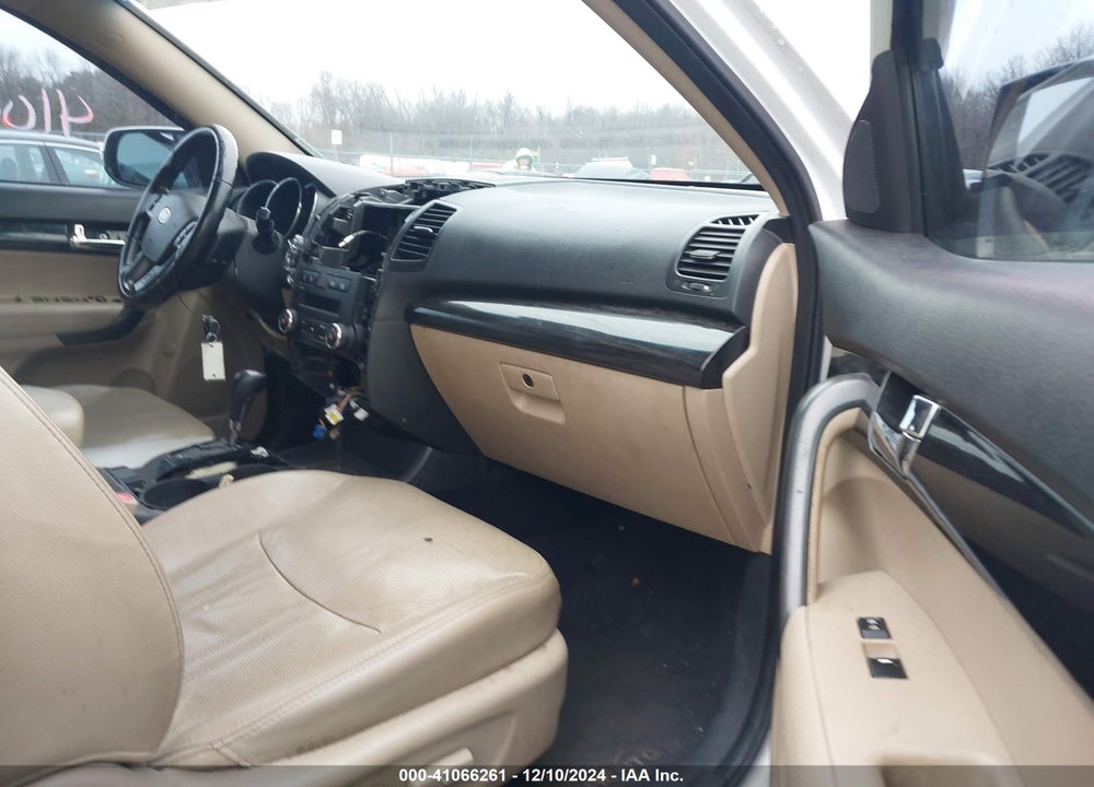 2013 KIA SORENTO EX V6 VIN: 5XYKUDA24DG384465