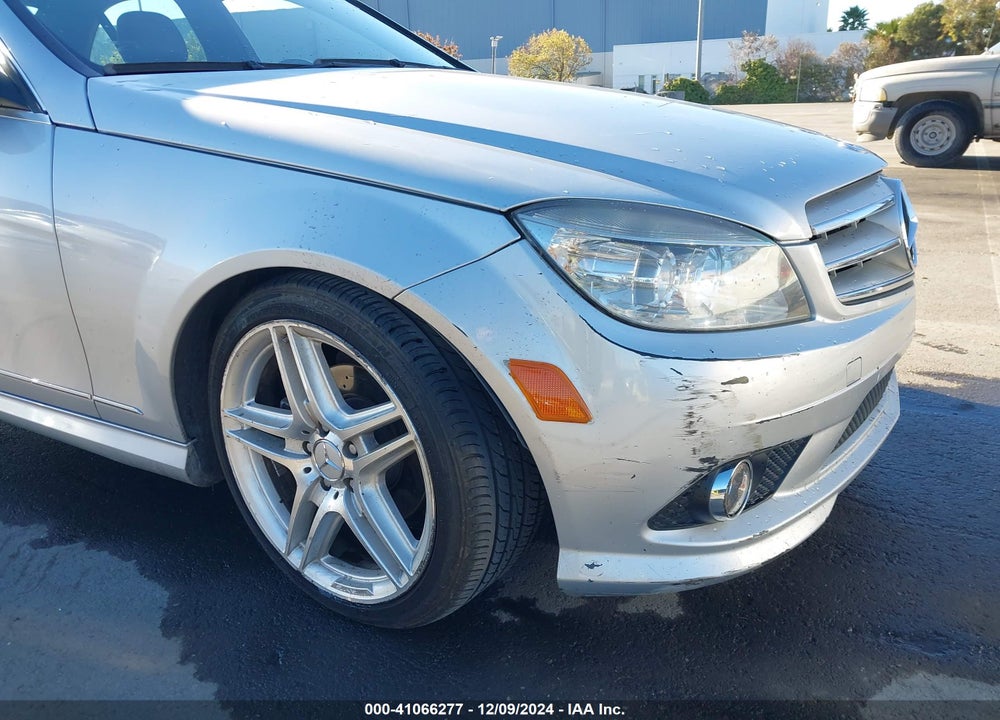 2009 MERCEDES-BENZ C 300 LUXURY/SPORT VIN: WDDGF54XX9R071304