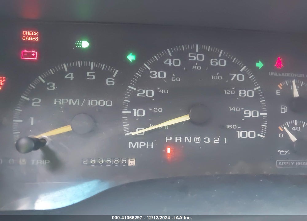 1997 CHEVROLET SUBURBAN 1500 VIN: 3GNFK16R8VG190673