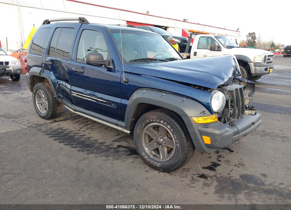 2005 JEEP LIBERTY VIN: 1J4GL38K75W682645