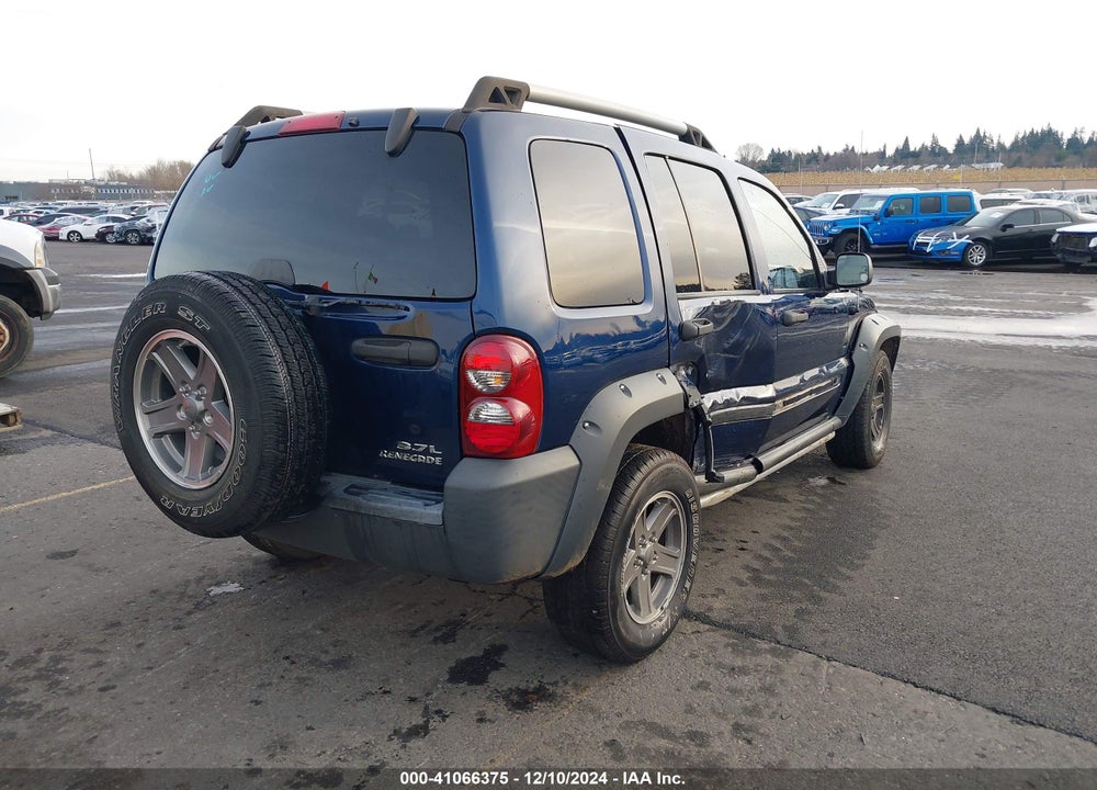 2005 JEEP LIBERTY VIN: 1J4GL38K75W682645