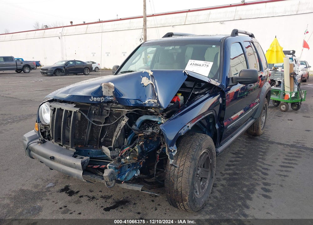 2005 JEEP LIBERTY VIN: 1J4GL38K75W682645