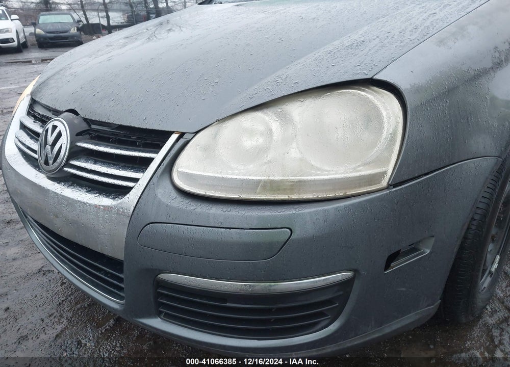 2010 VOLKSWAGEN JETTA VIN: 3VWJX7AJ0AM077382