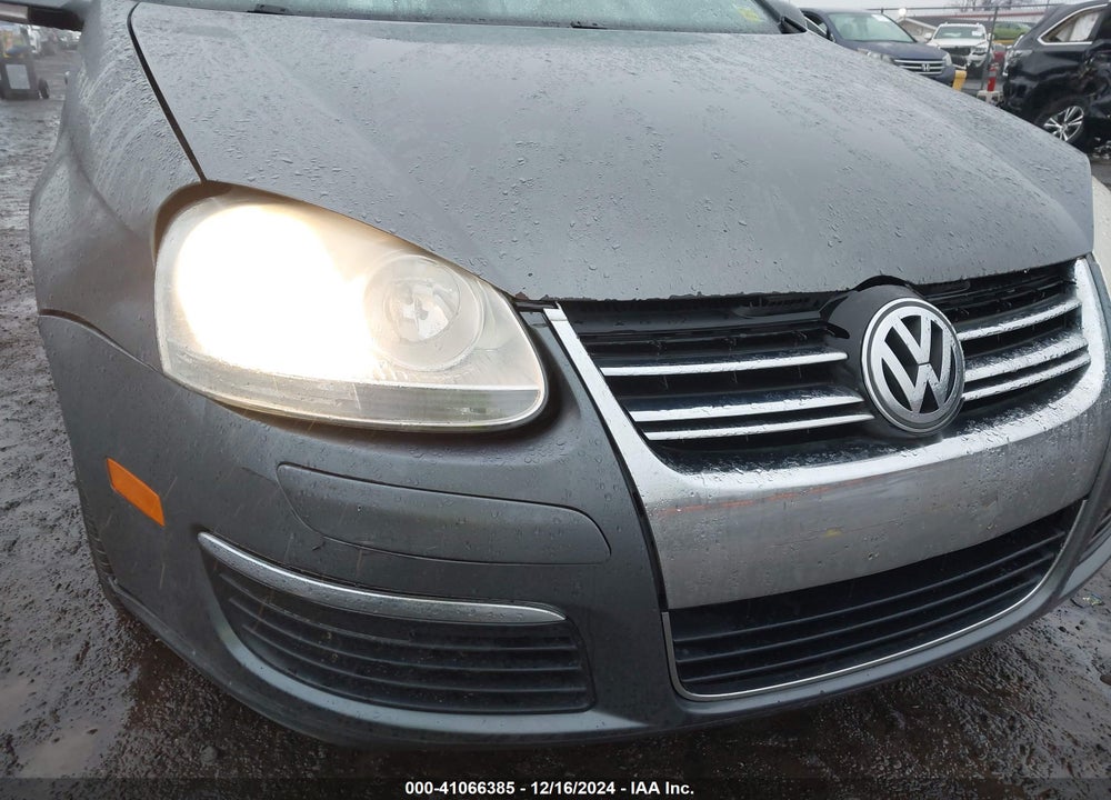 2010 VOLKSWAGEN JETTA VIN: 3VWJX7AJ0AM077382