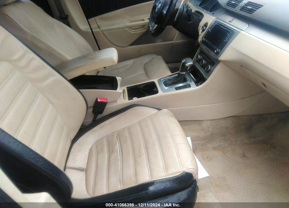 2010 VOLKSWAGEN PASSAT KOMFORT VIN: WVWXM7ANXAE165578