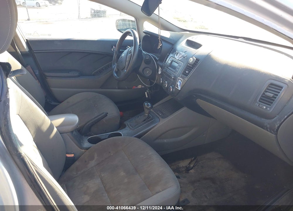 2016 KIA FORTE LX VIN: KNAFK4A66G5463981