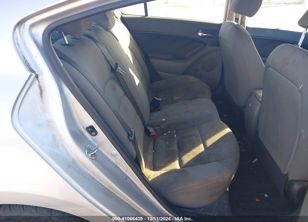 2016 KIA FORTE LX VIN: KNAFK4A66G5463981