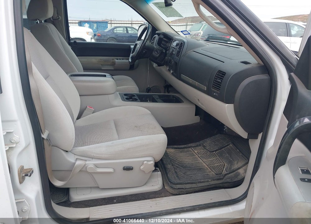 2008 CHEVROLET SILVERADO 1500 LT2 VIN: 3GCEK13M98G100769