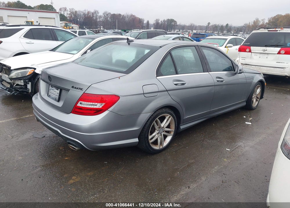 2012 MERCEDES-BENZ C 300 LUXURY 4MATIC/SPORT 4MATIC VIN: WDDGF8BB0CR214261