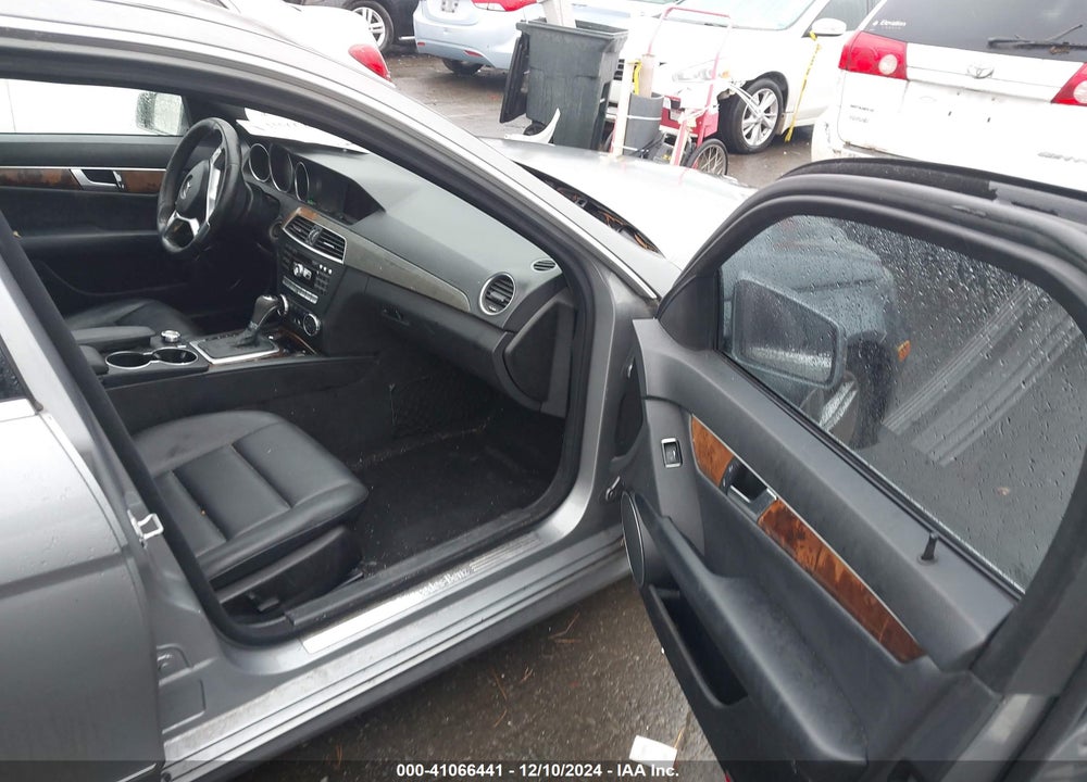 2012 MERCEDES-BENZ C 300 LUXURY 4MATIC/SPORT 4MATIC VIN: WDDGF8BB0CR214261