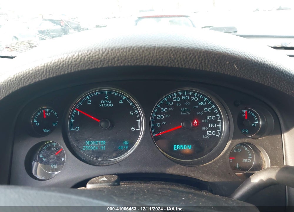 2010 CHEVROLET TAHOE LTZ VIN: 1GNUKCE02AR288260