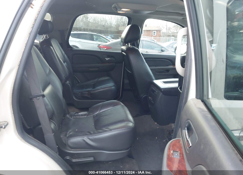 2010 CHEVROLET TAHOE LTZ VIN: 1GNUKCE02AR288260