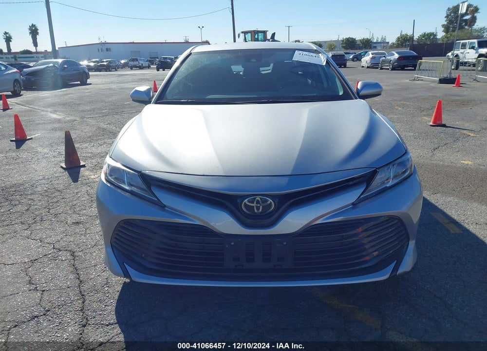 2019 TOYOTA CAMRY LE VIN: 4T1B11HK2KU738682