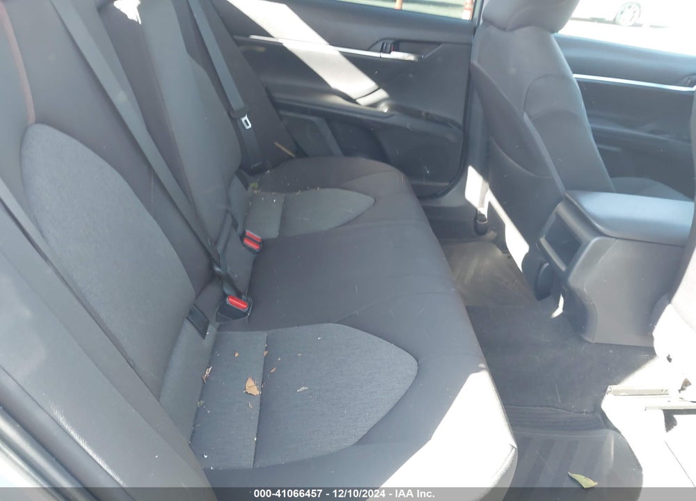 2019 TOYOTA CAMRY LE VIN: 4T1B11HK2KU738682