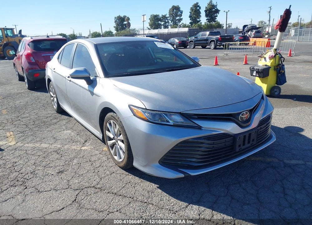 2019 TOYOTA CAMRY LE VIN: 4T1B11HK2KU738682