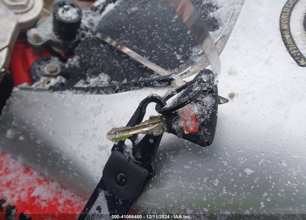 2011 APRILIA SHIVER 750 VIN: ZD4RAC014BS000075