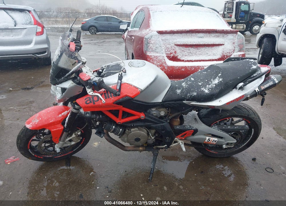 2011 APRILIA SHIVER 750 VIN: ZD4RAC014BS000075