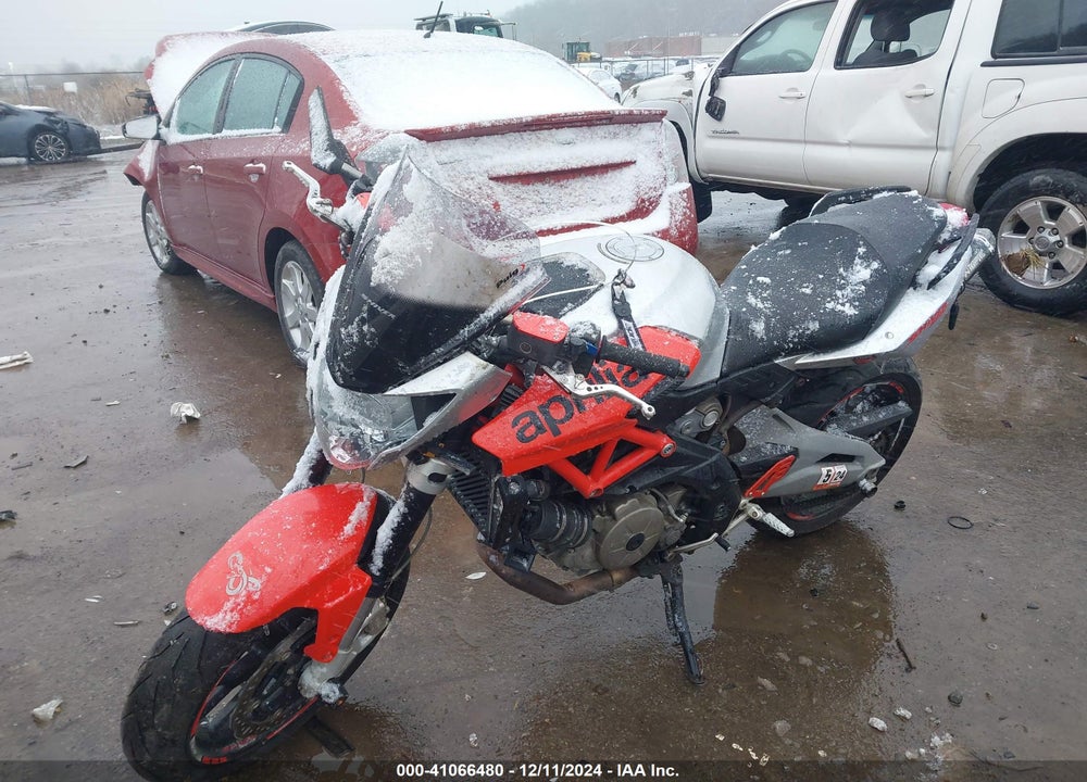 2011 APRILIA SHIVER 750 VIN: ZD4RAC014BS000075