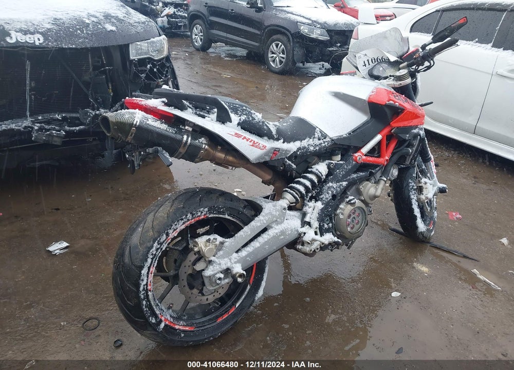 2011 APRILIA SHIVER 750 VIN: ZD4RAC014BS000075