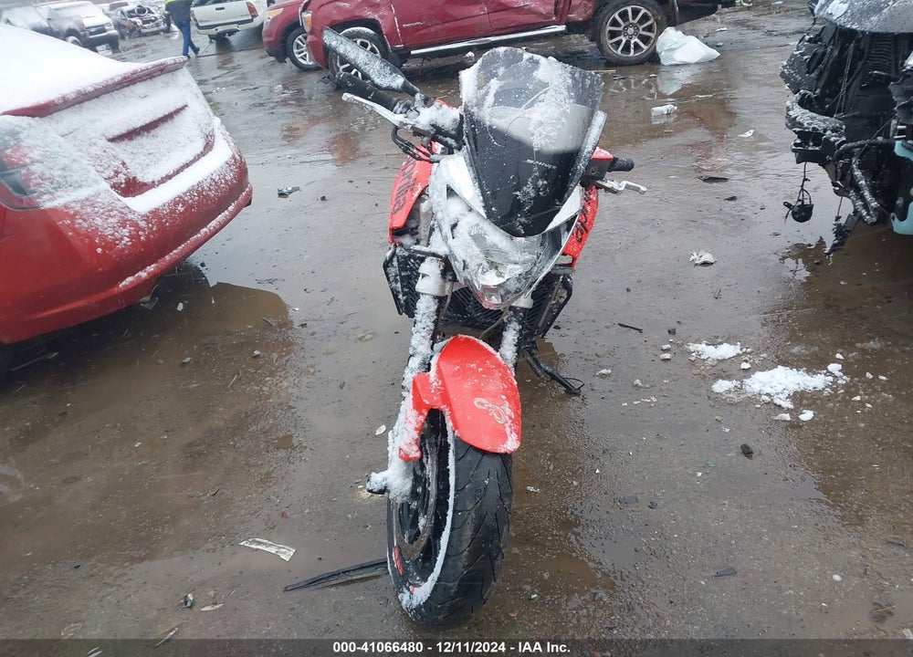 2011 APRILIA SHIVER 750 VIN: ZD4RAC014BS000075