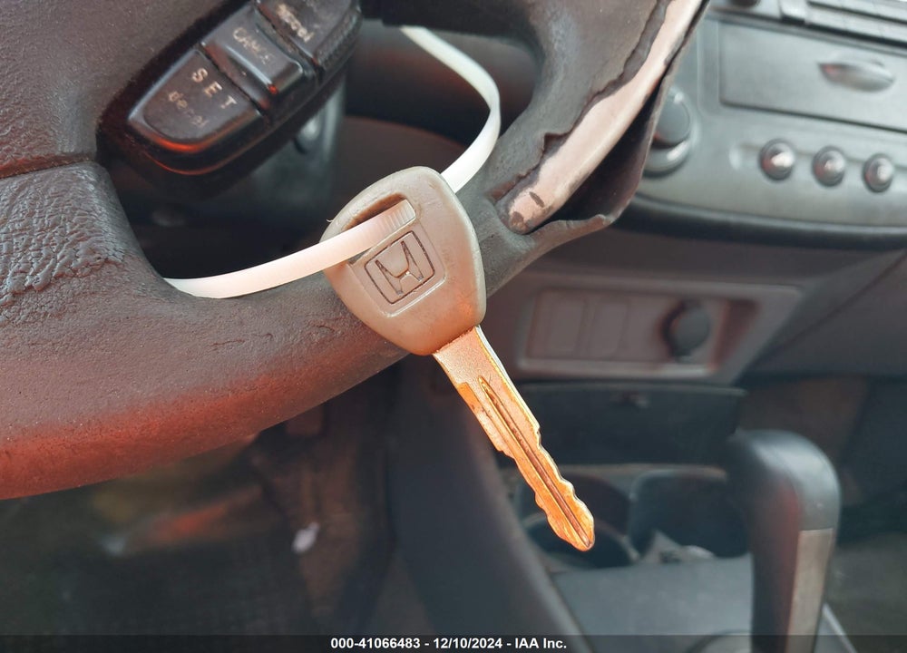 2002 HONDA CIVIC LX VIN: 1HGES16512L051504