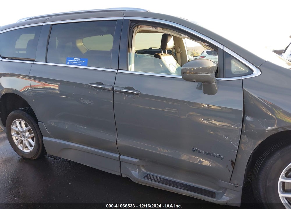 2021 CHRYSLER PACIFICA TOURING L VIN: 2C4RC1BG2MR602344