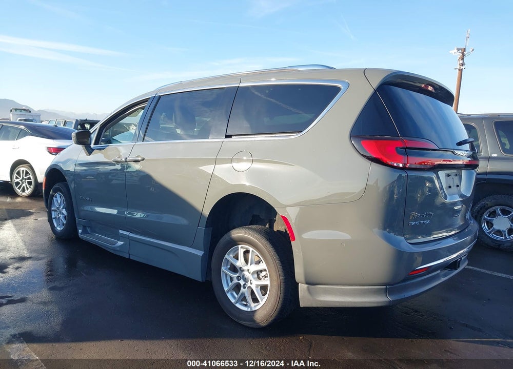 2021 CHRYSLER PACIFICA TOURING L VIN: 2C4RC1BG2MR602344